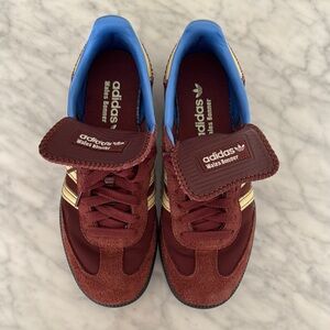 adidas Women's Sneakers in Burgundy and Gold